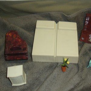 Vtg 6 Plasco & Various Plastic Bedroom Kitchen Piano Dollhouse Furniture